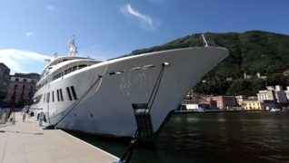 STABIA MAIN PORT IS FULLY OPERATING! BERTH ALONGSIDE IN CASTELLAMMARE CITY CENTER, NEAR CAPRI, SORRENTO AND POMPEII